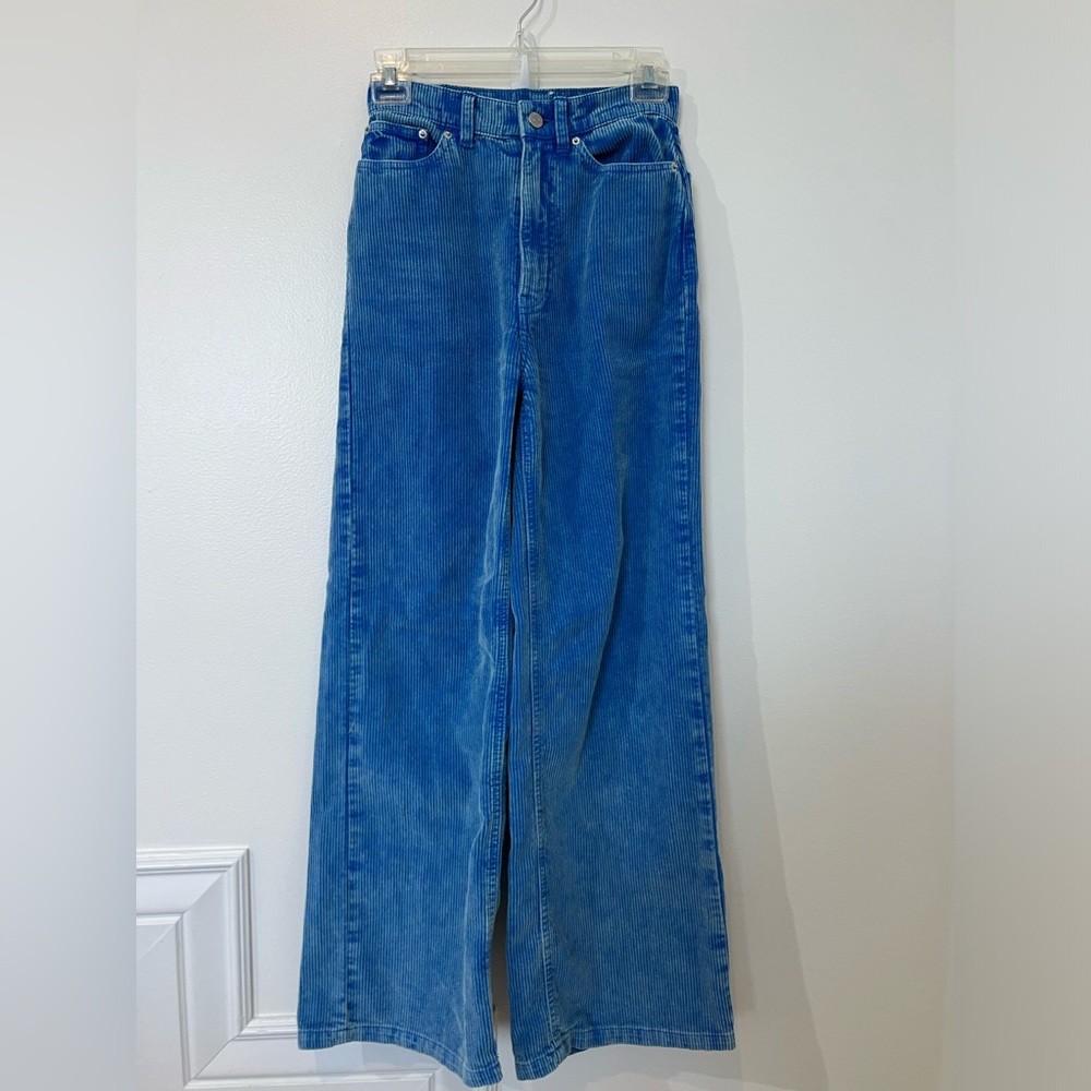 BDG High & Wide Corduroy Pant.  Size 24. Blue.